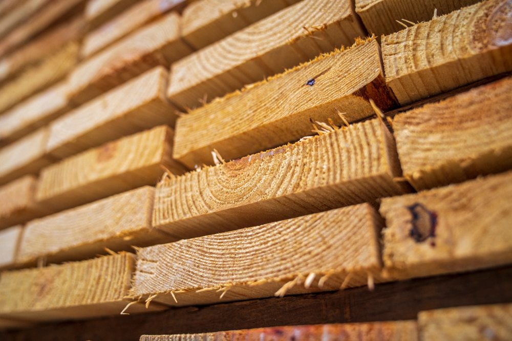 Detalle de la veta y los cantos de madera