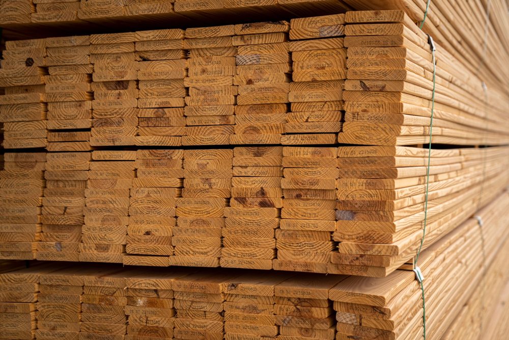 Detalle de piezas de madera apiladas